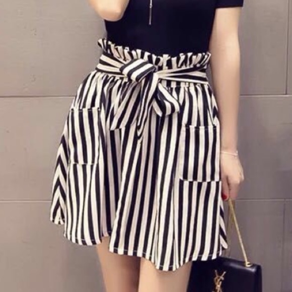 Dresses & Skirts - Striped paper bag skirt